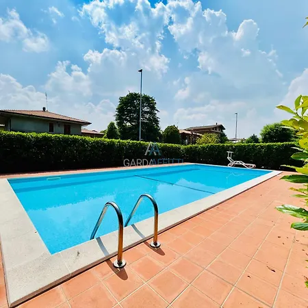 Sole - Relax In Piscina Nel Cuore Di דירה